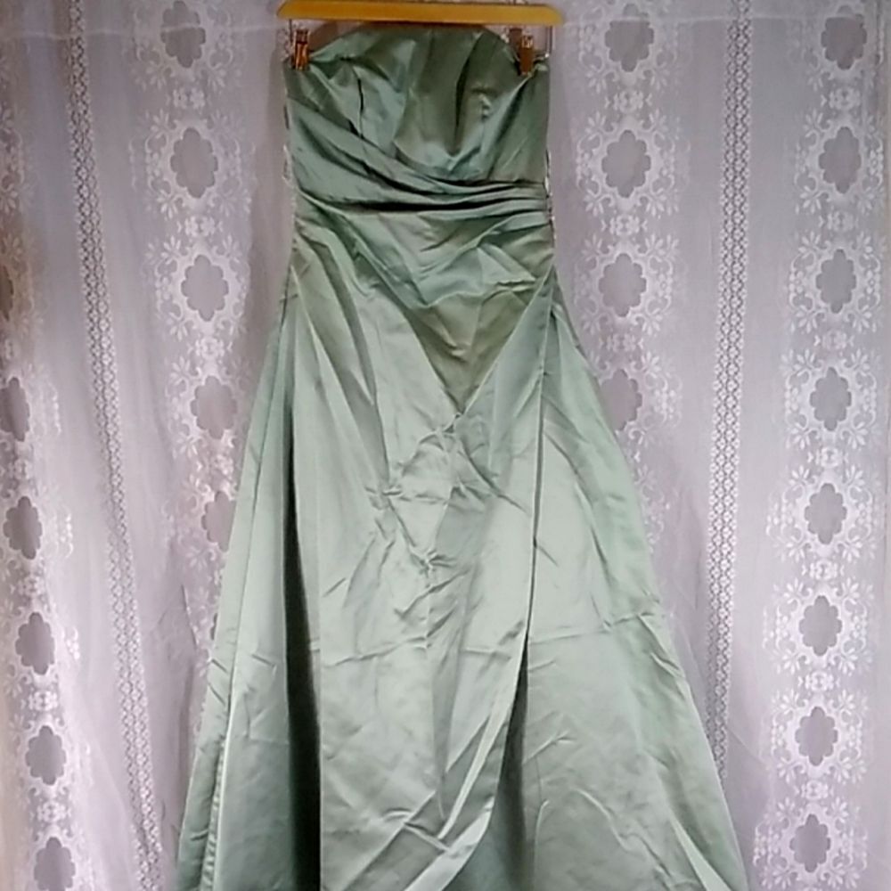 SAGE GREEN DAVID'S BRAND DRESS SIZE 2